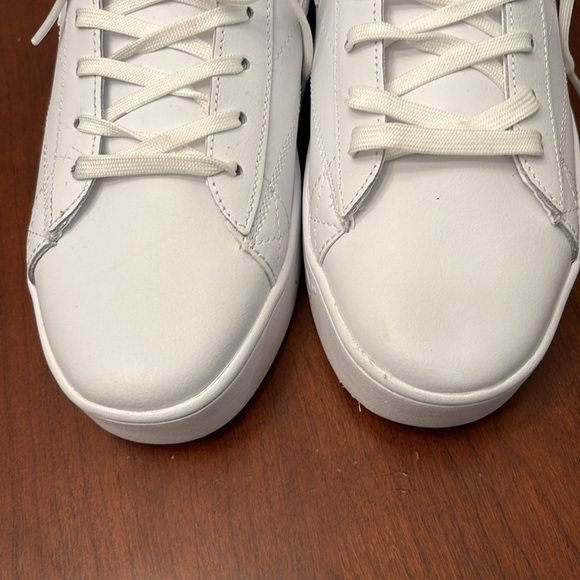Women’s FILA white leather high top sneaker size 9 - Picture 4 of 12